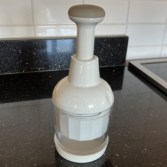 The Pampered Chef Kitchen Pampered Chef Food Chopper Poshmark